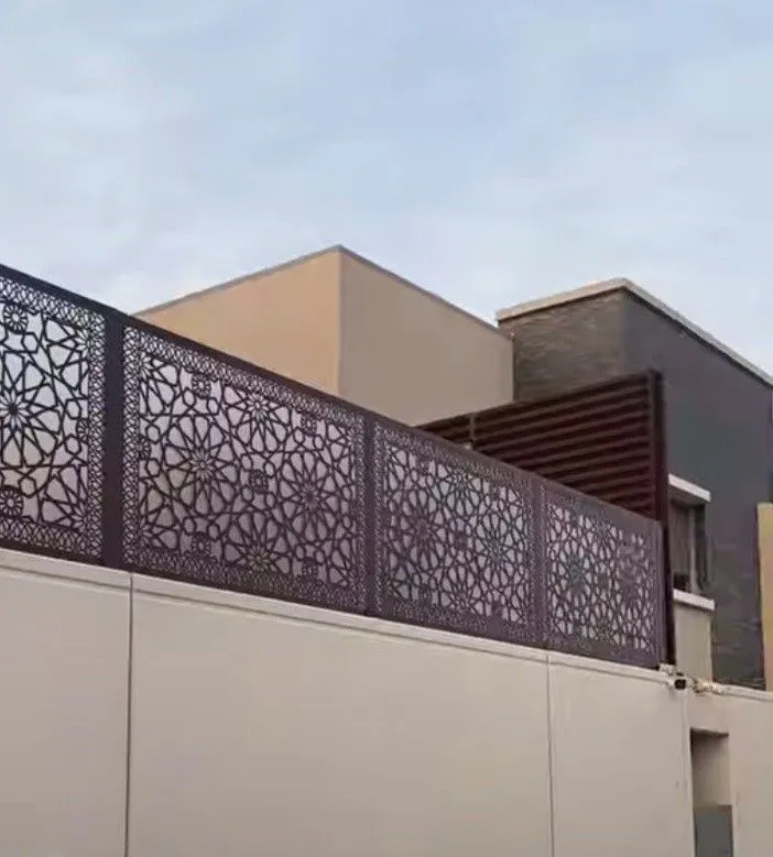 تفصيل سواتر بلاستيكية لخصوصية الحدائق بالرياض