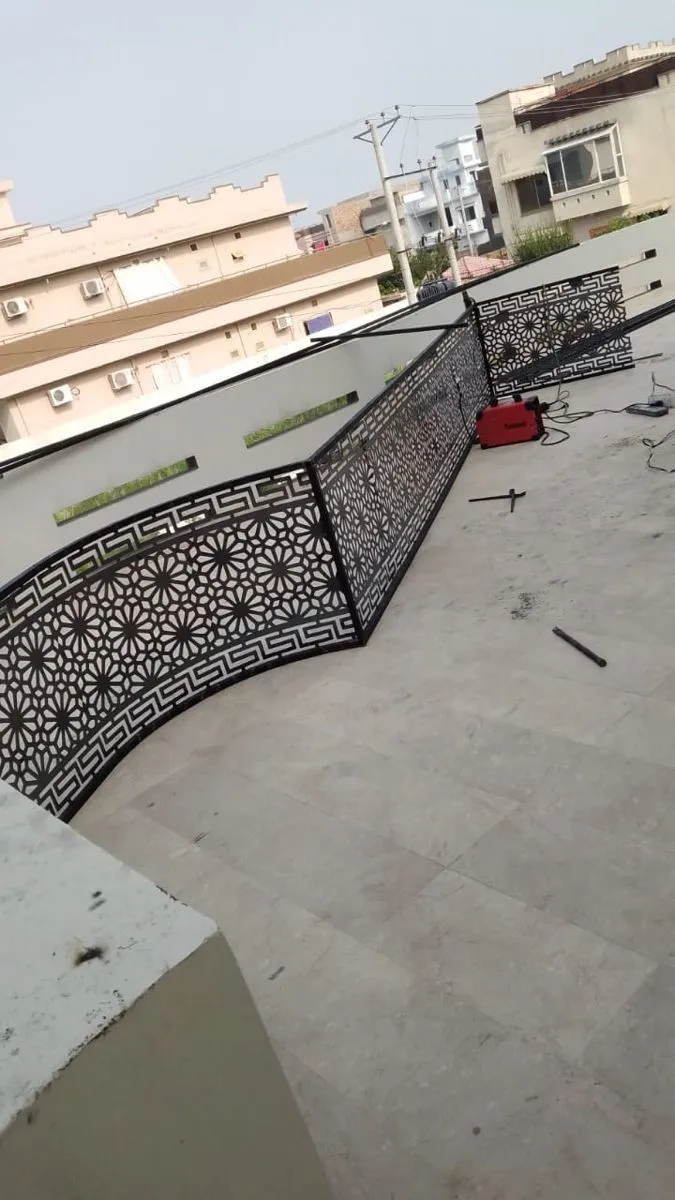 تفصيل سواتر بلاستيكية لخصوصية الحدائق بالرياض