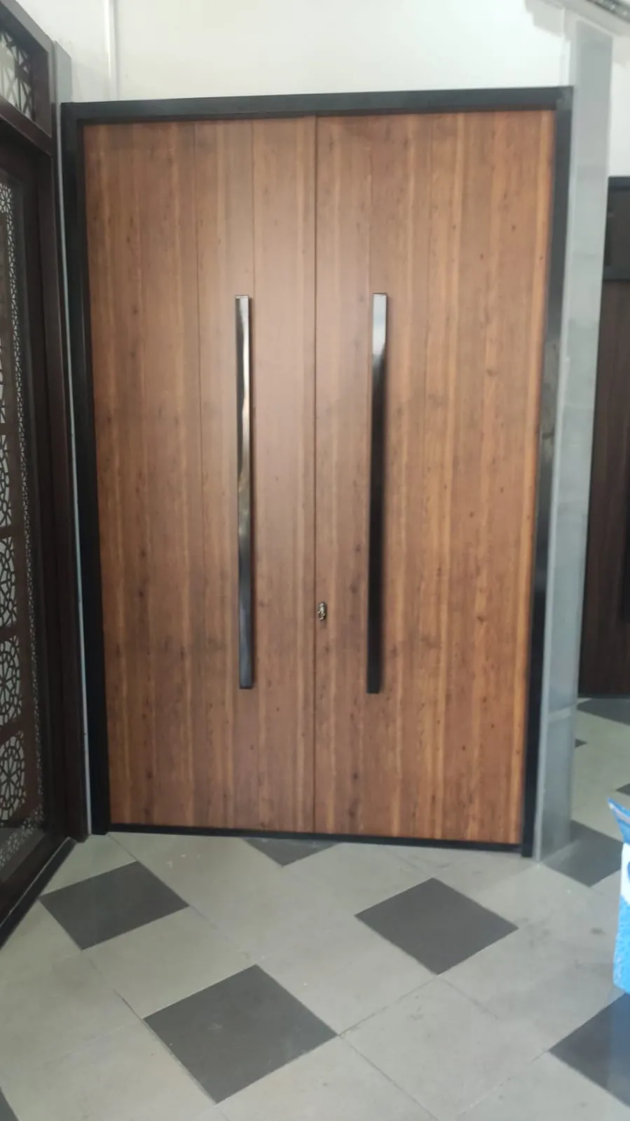 خدمات حدادة وتركيب كلادينج احترافي حي النسيم