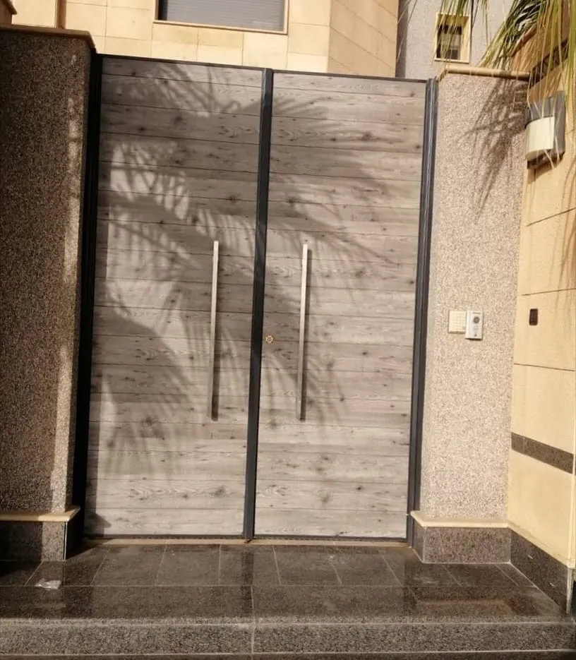 خدمات حدادة وتركيب كلادينج احترافي حي النسيم