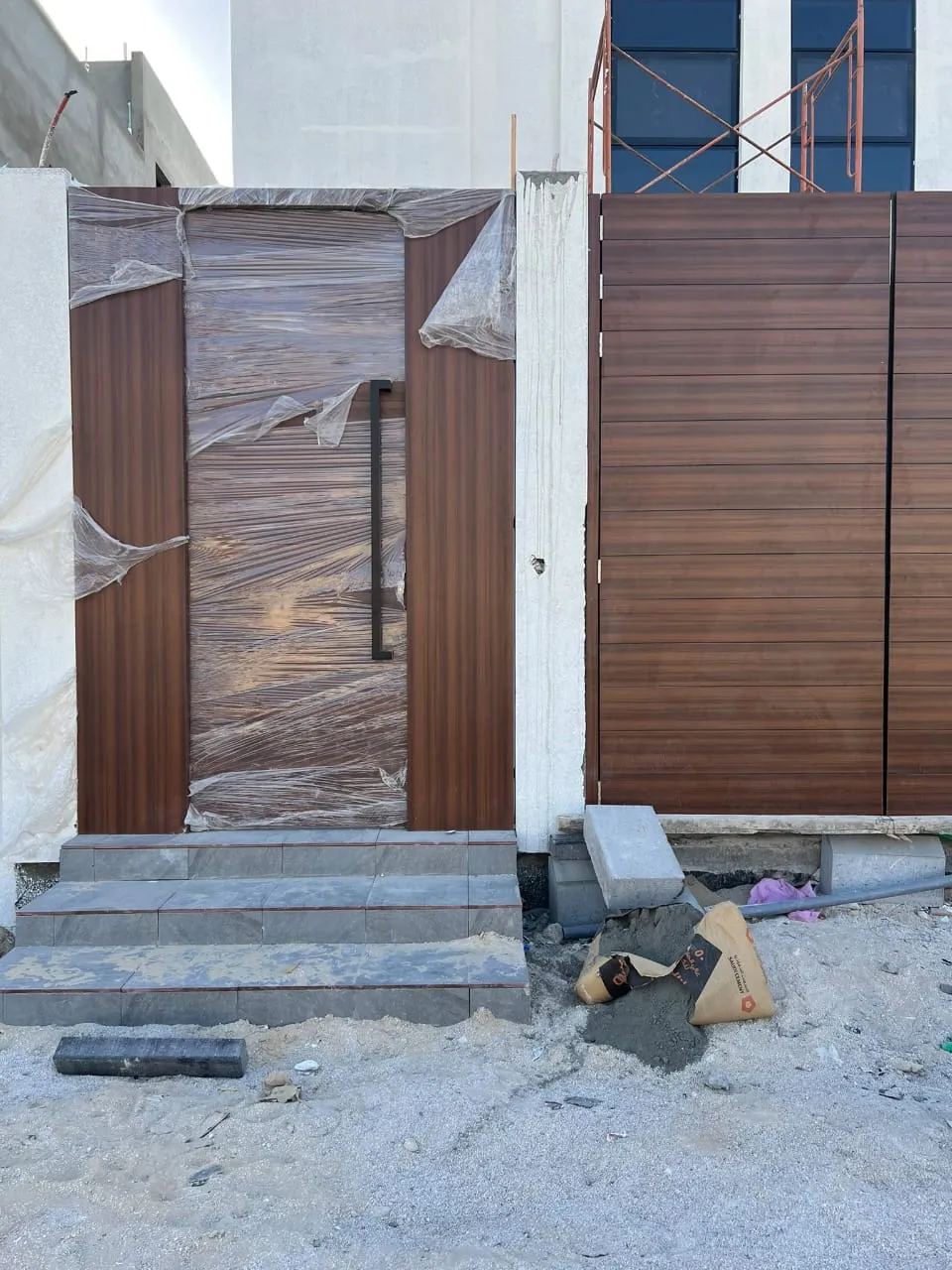 خدمات حدادة وتركيب كلادينج احترافي حي النسيم