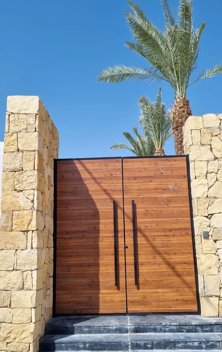 خدمات حدادة وتركيب كلادينج احترافي حي النسيم