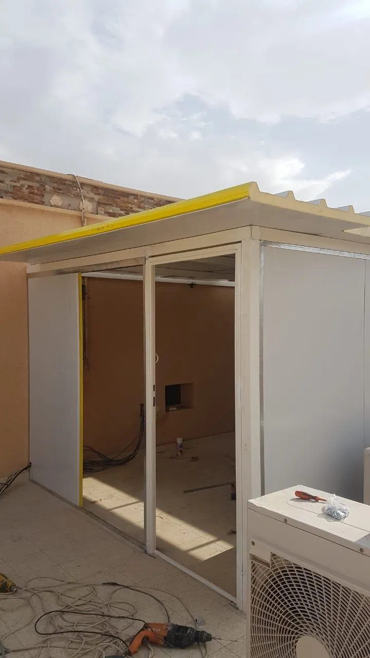 حداد ملاحق اسطح ساندوتش بنل في الرياض