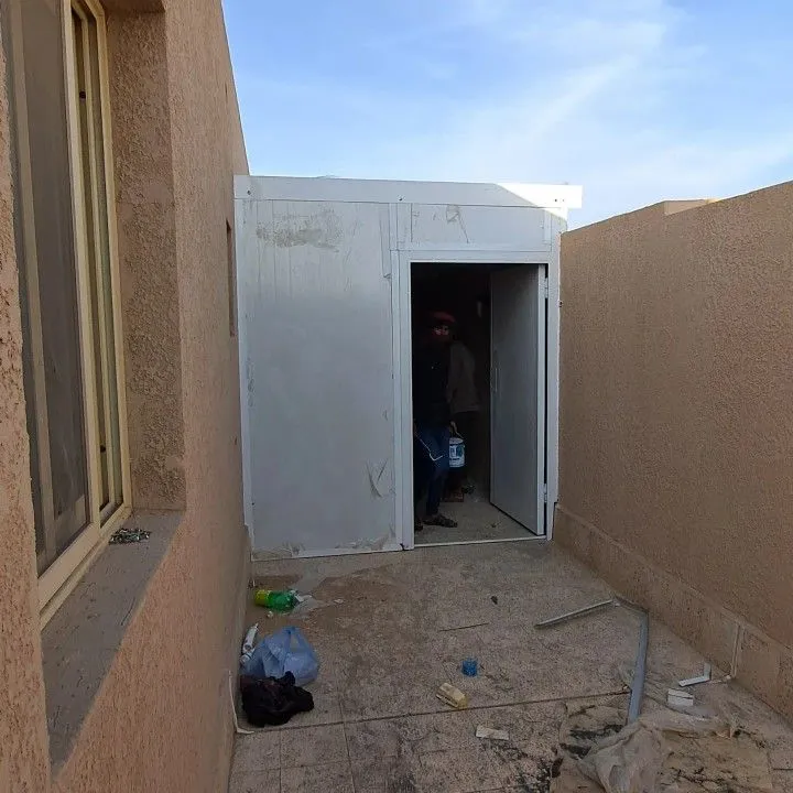 غرف  عاملات خارجية ساندوتش بنل بالرياض