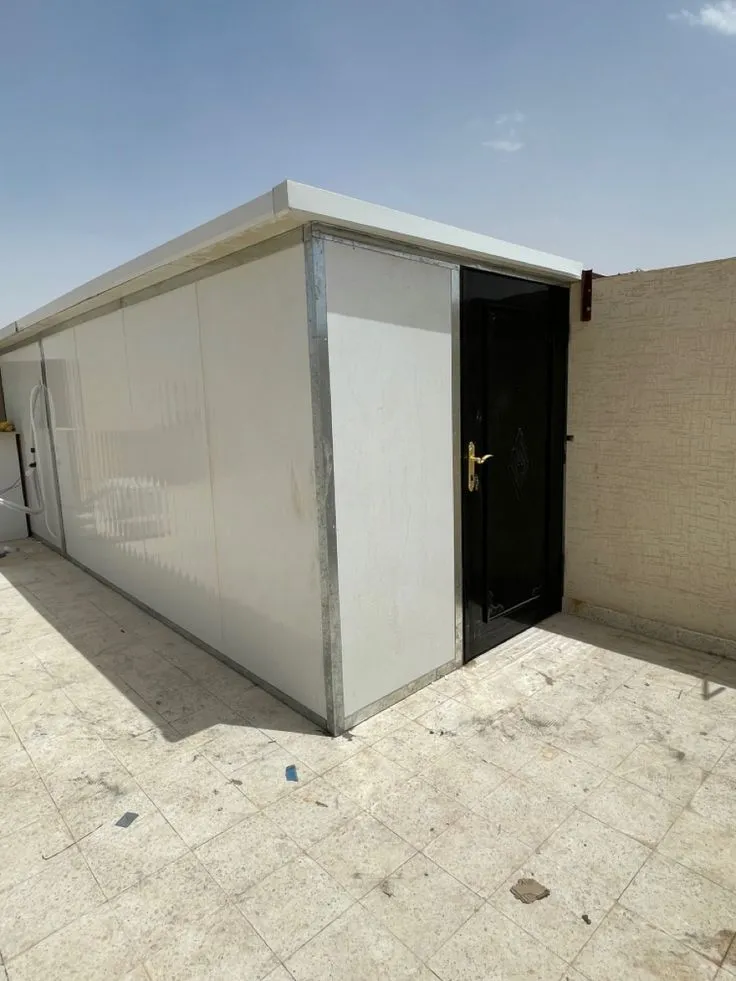 غرف  عاملات خارجية ساندوتش بنل بالرياض