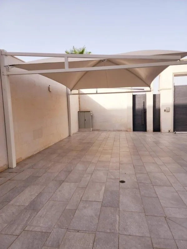 تفصيل مظلات سيارات قماش للمنازل والشركات الرياض
