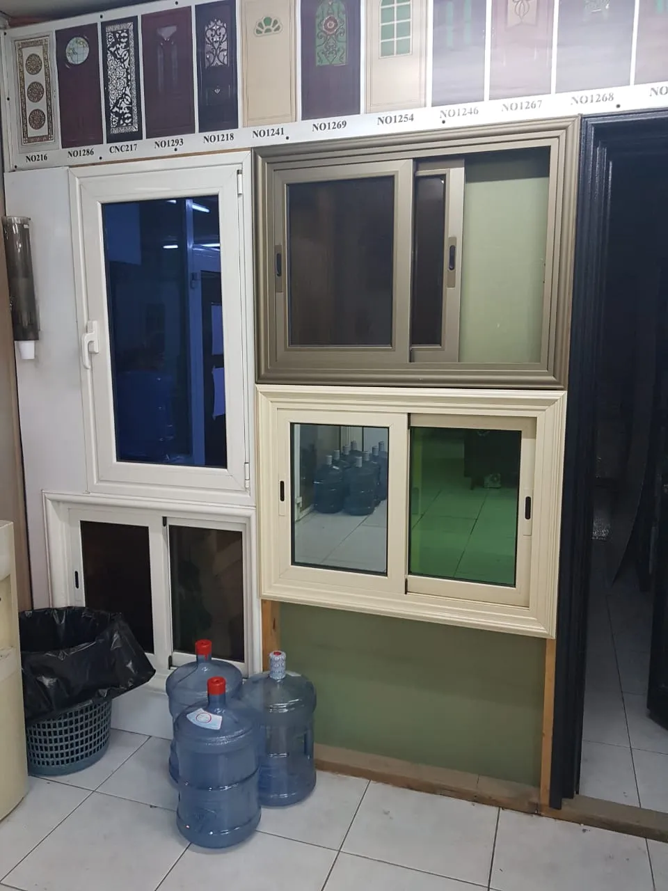 صناعة أبواب حديدية مع الزجاج العاكس للقصور والفنادق الرياض