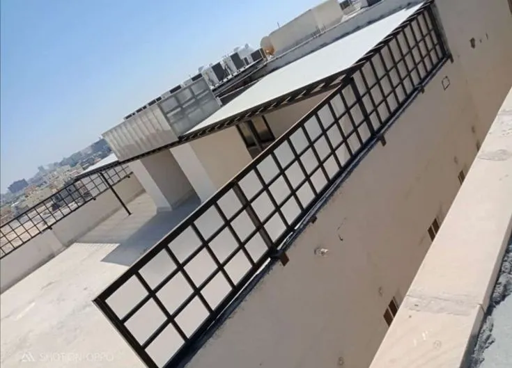   ساتر حديد في أحياء شمال الرياض مع خدمة تركيب
