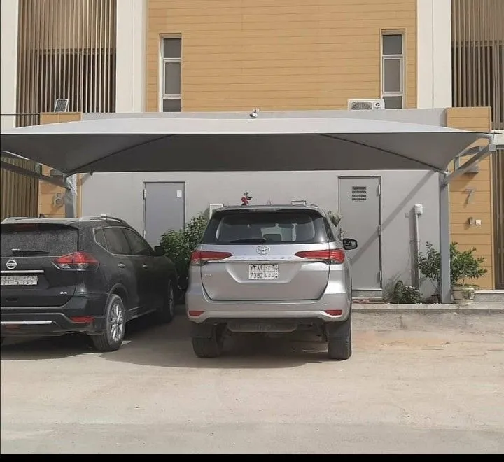 ورشة تصنيع مظلات سيارات في الرياض