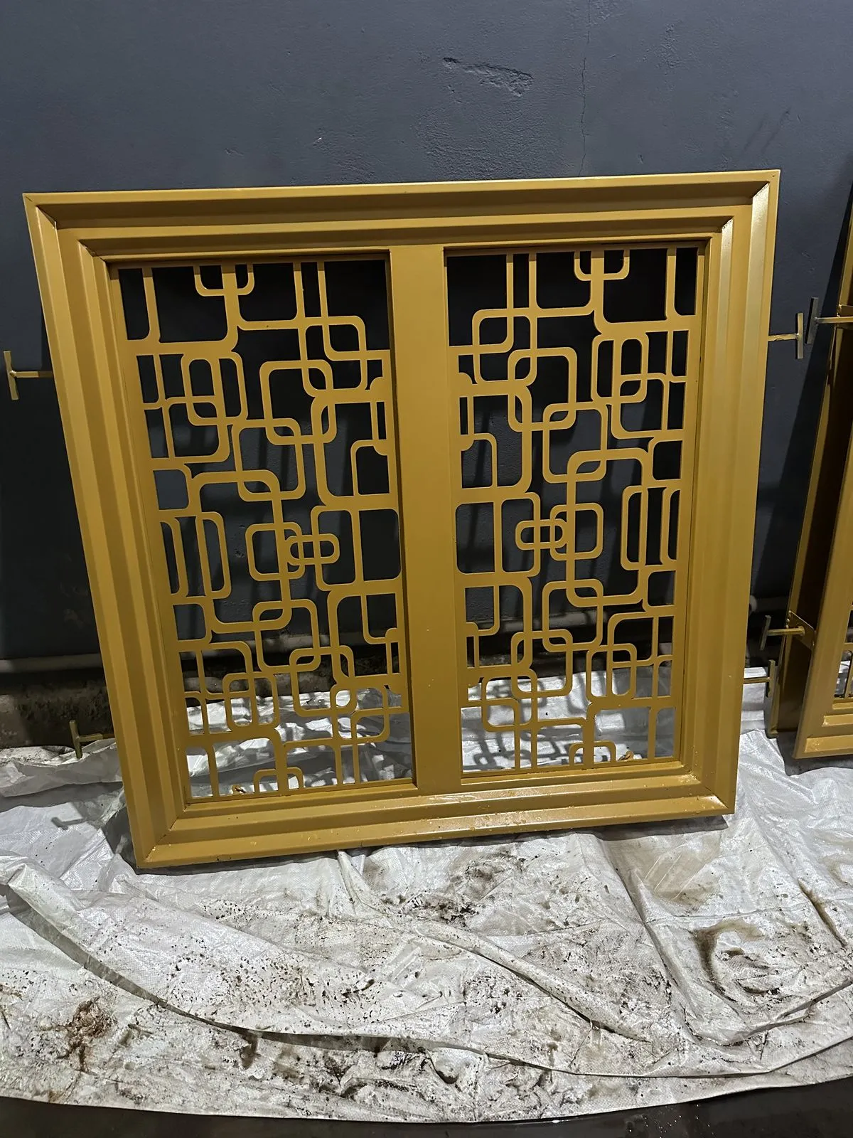 حداد شبابيك ليزر حي الربيع 