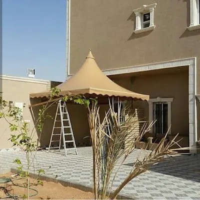 مظلات هرمية حي الياسمين