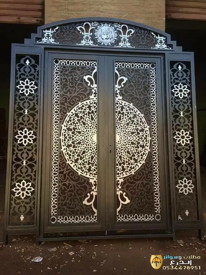 تفصيل بوابات قص ليزر بالرياض 2026 - أحدث أشكال الأبواب الحديدية المزخرفة للفلل والقصور